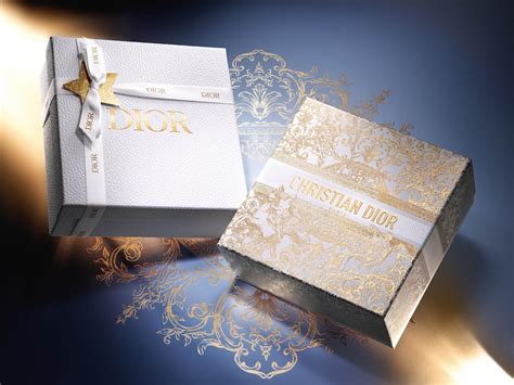 complimentary dior art of gifting christmas clutch|dior ae gifts.